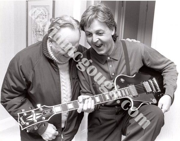 Les Paul and Paul McCartney NYC, 1988.jpg